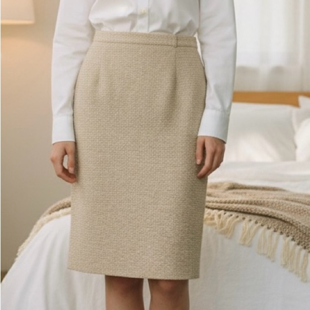 Escada Vintage Ivory Textured Boucle Straight Pencil Skirt Size EUR 40 US 10